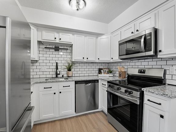 2nd image of 625 Country Club Dr APT H4