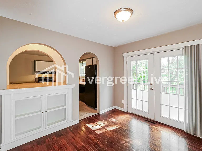 8815 Kentucky Ave — Photo 6