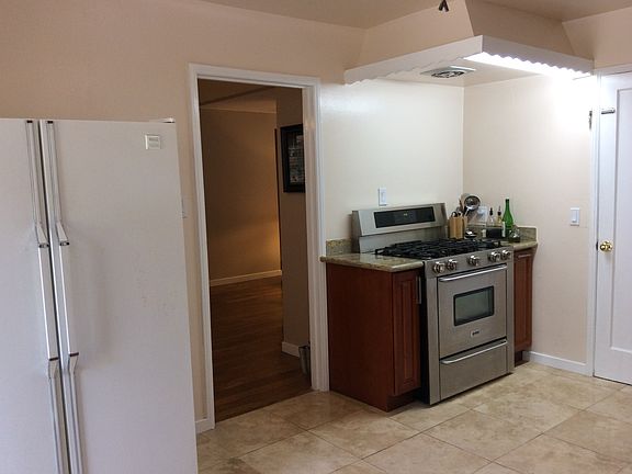 Free standing gas stove