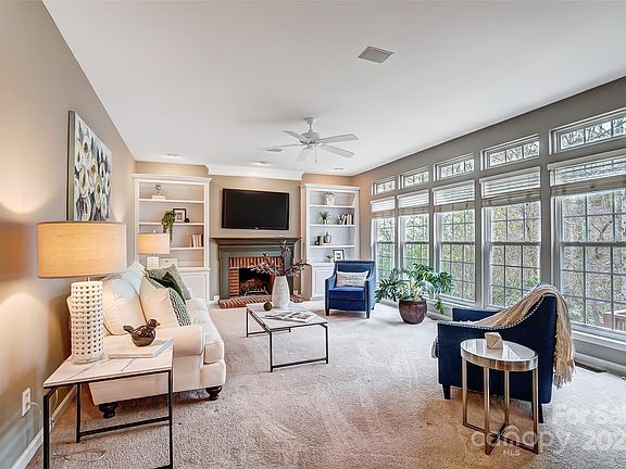 4th image of 7912 Wilby Hollow Dr