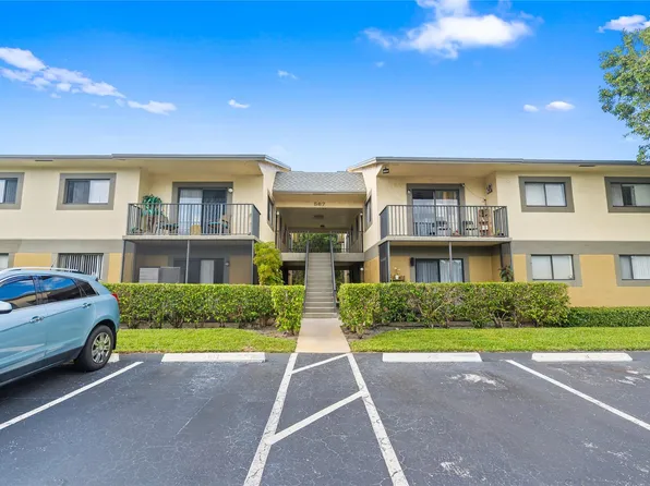 567 Trace Circle #104, Deerfield Beach, FL 33441