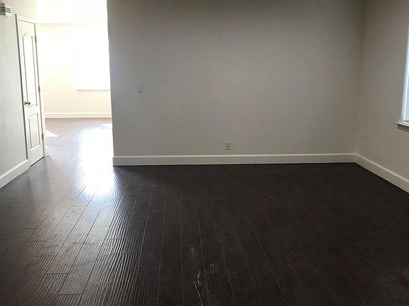 5th image of 2363 N Fallbrook Dr