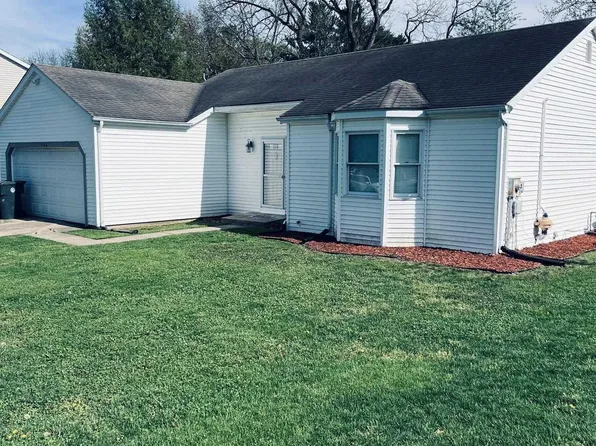 2106 Spring Hill Dr, South Bend, IN 46628