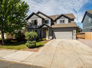 225 NW 28th St, Redmond, OR 97756