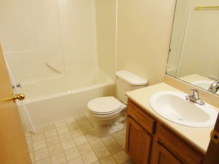 1 bed 2 bath w/ den 1 bed 2 bath w/ den