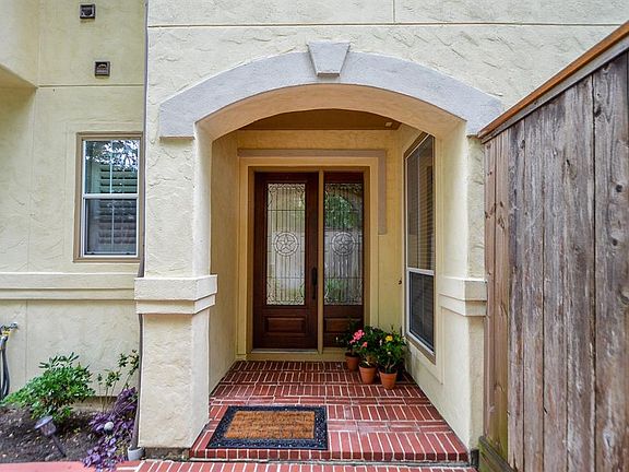 2nd image of 6211 Elm Heights Ln