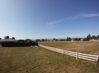 605 Highland Dr, Point Roberts, WA 98281