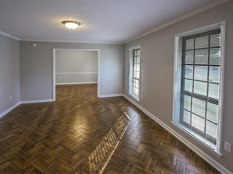 4972 Ridge Tree Dr — Photo 10