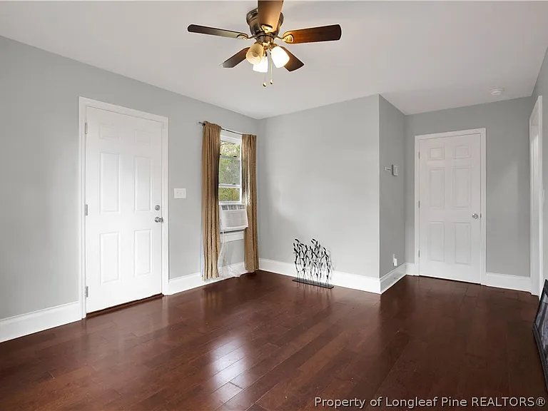 326 Hawley Ln — Photo 7
