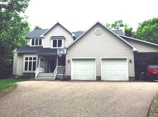 1521 Ravine Side Dr, Houghton, MI 49931