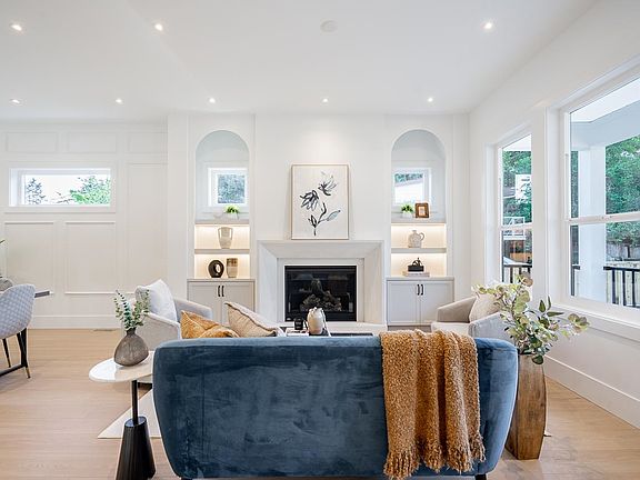 5th image of 13711 16th Ave #101