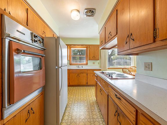 4th image of 6054 S Hately Ave