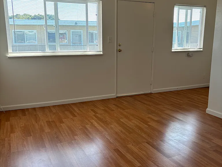 1850 Thau Way — Photo 19