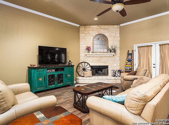 4th image of 152 Great Oaks Blvd