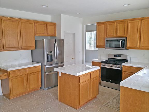4th image of 31935 Violet Dr