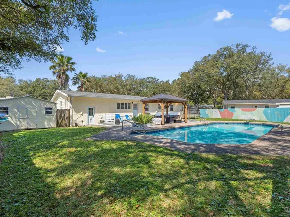 321 Valencia St, Gulf Breeze, FL 32561