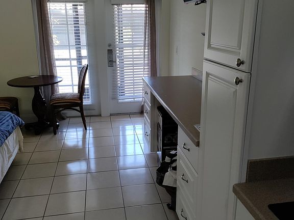 5th image of 25000 Tamiami Trl E #103