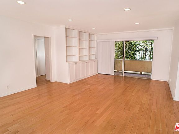 3rd image of 416 N Oakhurst Dr #302