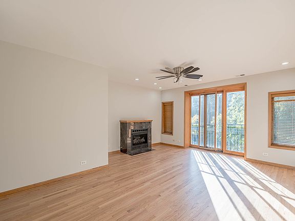3rd image of 1417 N Bosworth Ave APT 2