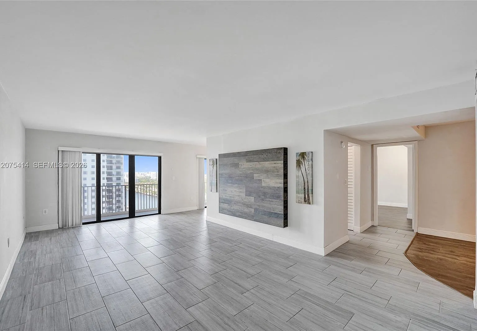 Summit Condo — Photo 4