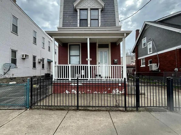 2962 Henshaw Ave, Cincinnati, OH 45225