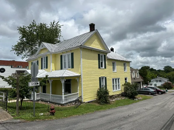 28 S Roanoke St, Fincastle, VA 24090