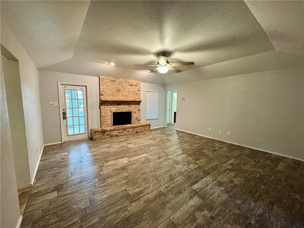 3 bed, 1534 sqft, $1,950 — Photo 4