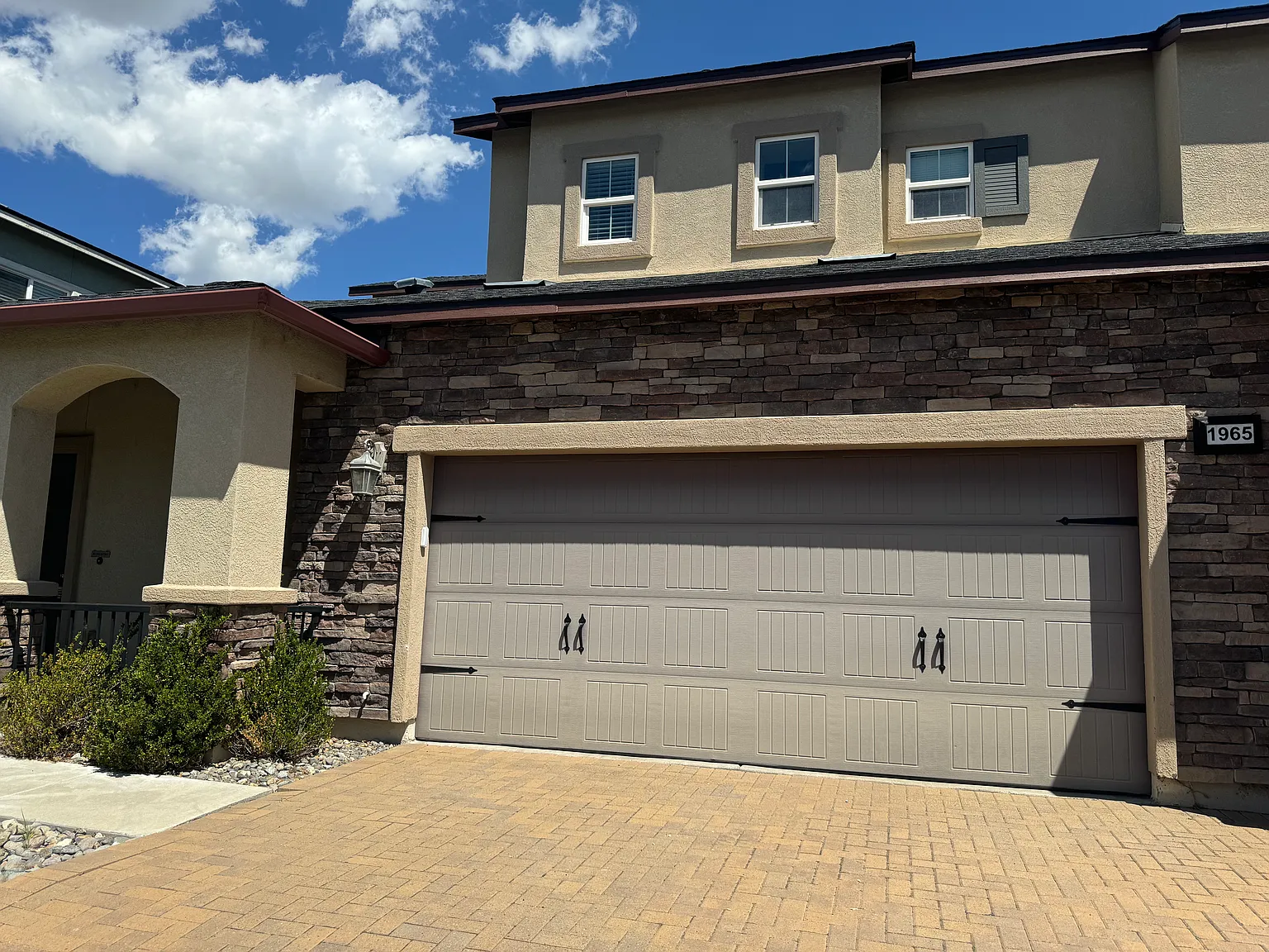 3 bed, 3.0 bath, 1723 sqft, $2,575 — Photo 1