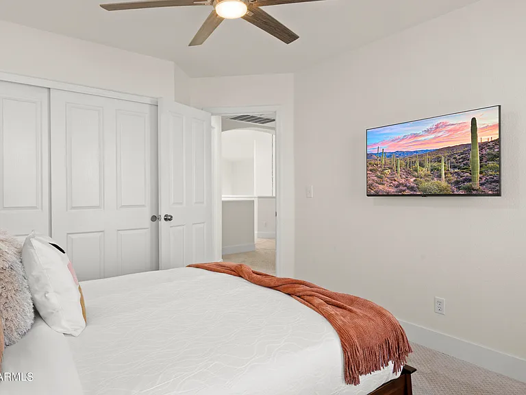 1143 E Amberwood Dr — Photo 53