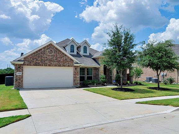 2nd image of 2928 Saddle Creek Dr