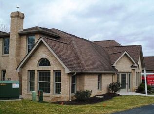 320 Village Green Dr, Canonsburg, PA 15317