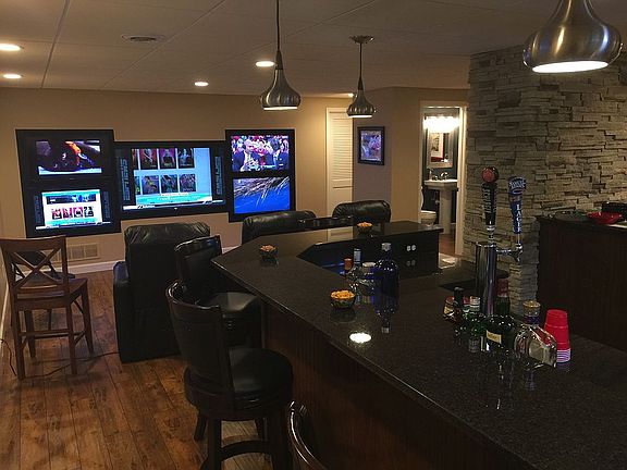 3rd image of 8 Sussex Dr