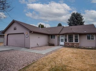 2116 NW Hemlock Pl, Redmond, OR 97756