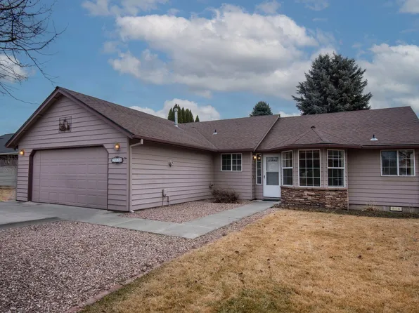 2116 NW Hemlock Pl, Redmond, OR 97756