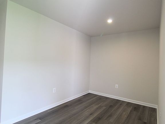 5th image of 34 Apple Wood Ln