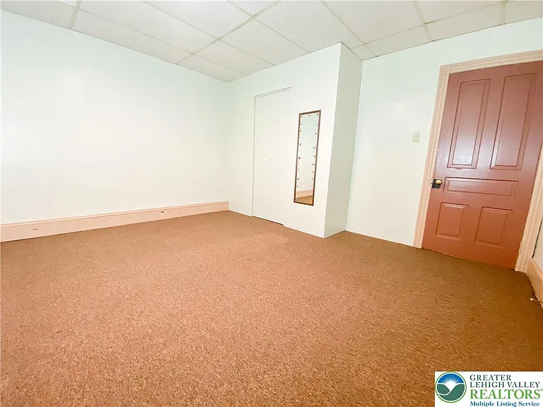 326 Lehigh Ave — Photo 7