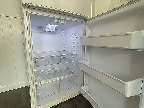Clean fridge 