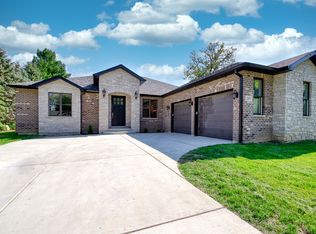 207 E Circle Ave, Prospect Heights, IL 60070