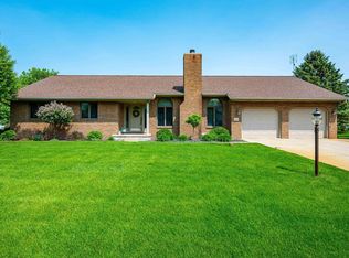 2222 S Paxton Dr, Warsaw, IN 46580