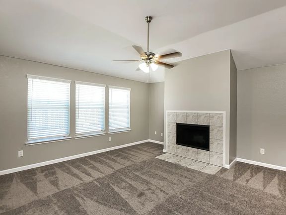 3rd image of 809 S Mangonia Cir