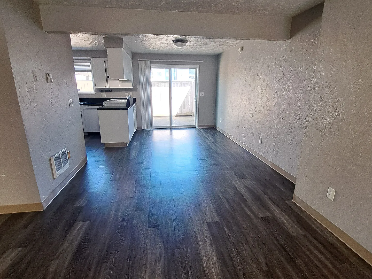 2 bed, 1.5 bath, 1115 sqft, $2,039 — Photo 3