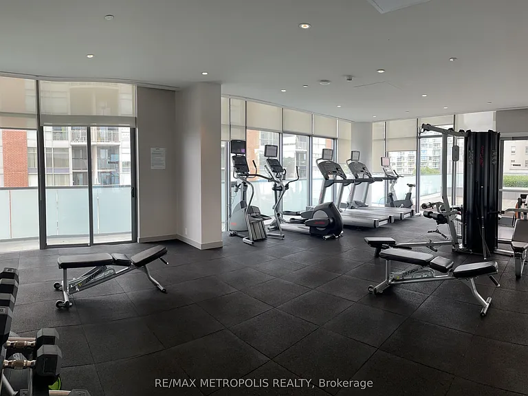 1815 Yonge St #1204 — Photo 9