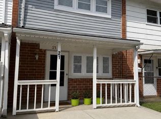 21 Thorn Ln, New Castle, DE 19720