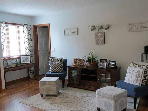 3rd image of 1611 Wildwood Ct