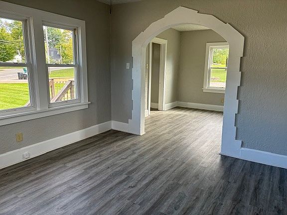 5th image of 1310 Park Ave E