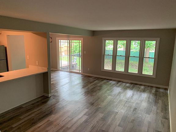 2nd image of 547 Wellington Dr