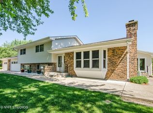 27W336 Mardon Rd, West Chicago, IL 60185