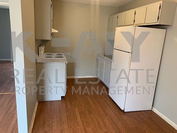 3rd image of 310 Vieux Orleans Cir #C