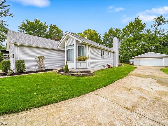 5th image of 3903 Laurel Rd