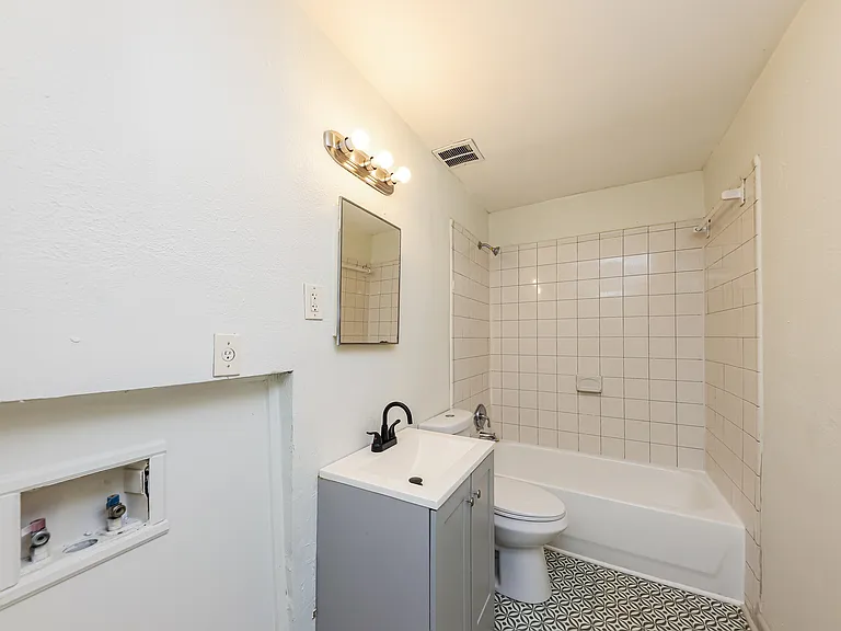 210 Oak Dr SE — Photo 11